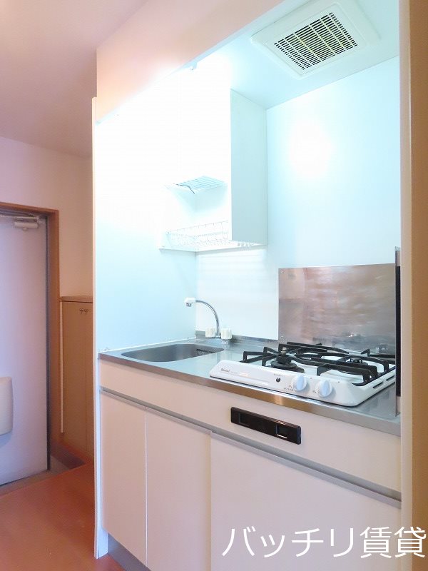 キッチン　同シリーズタイプの画像。現況を優先いたします。