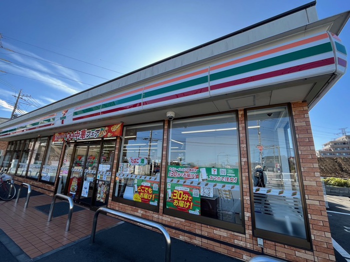 コンビニ　セブンイレブン上藤沢北店（コンビニ）まで350m