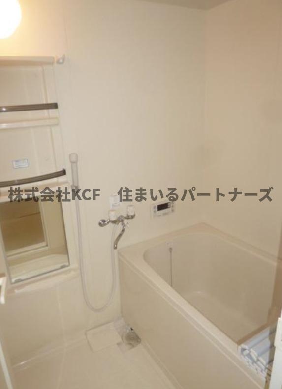 バス・シャワールーム　落ち着いた空間のお風呂です