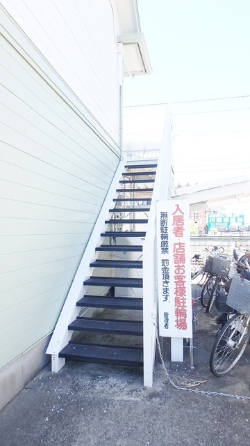 エントランス　二階への階段！