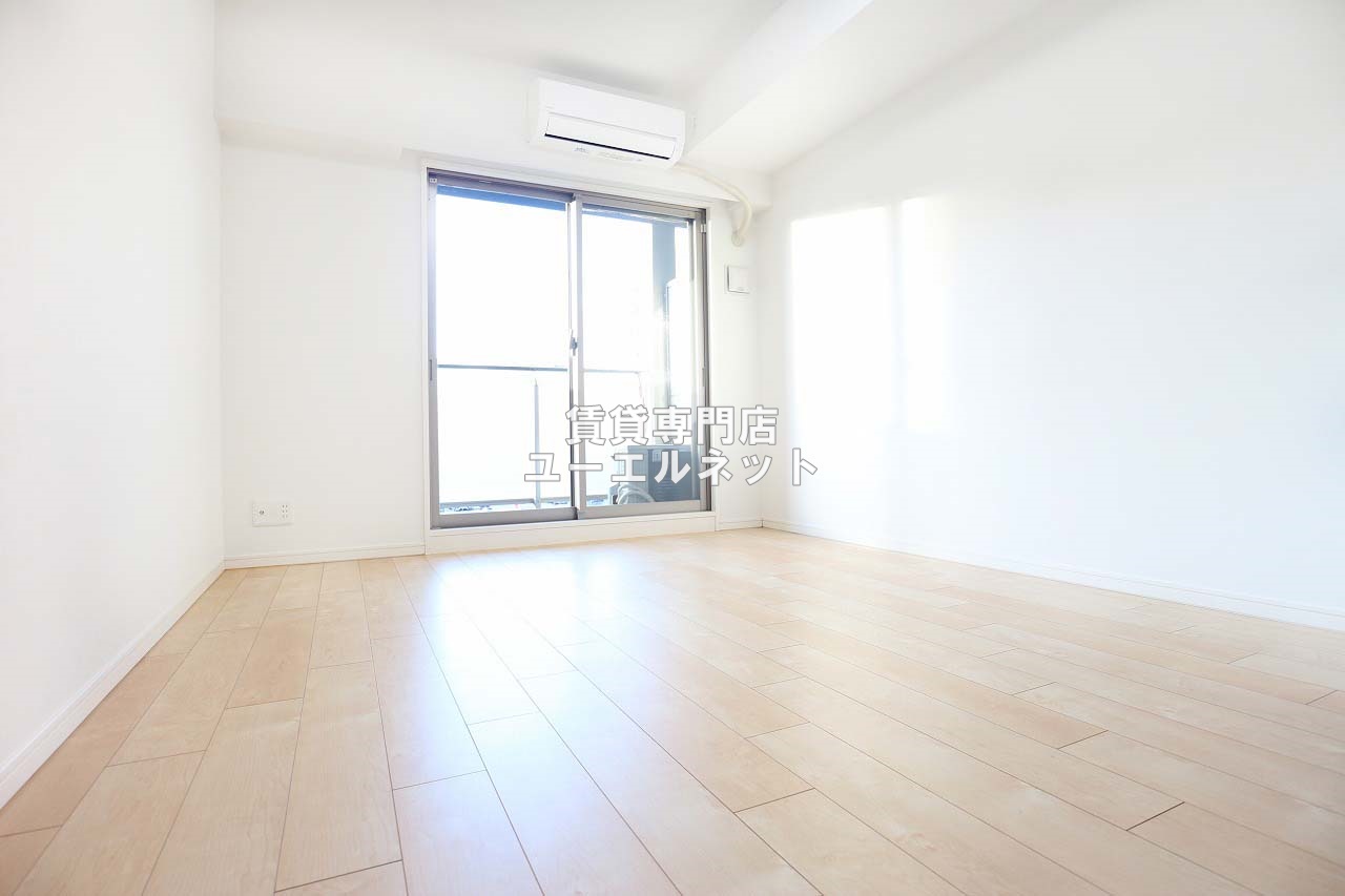 居室・リビング　ゆったりとくつろげる、落ち着きのある居室空間です