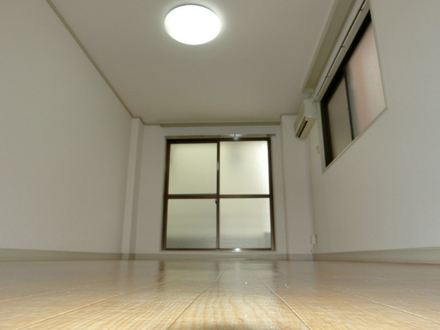 居室・リビング　居室1