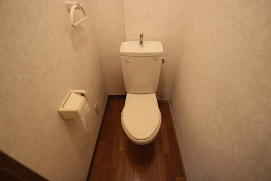 トイレ　※別の部屋の写真です。