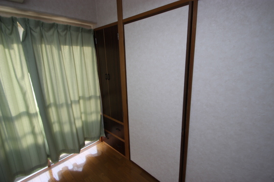 収納　※別の部屋の写真です。