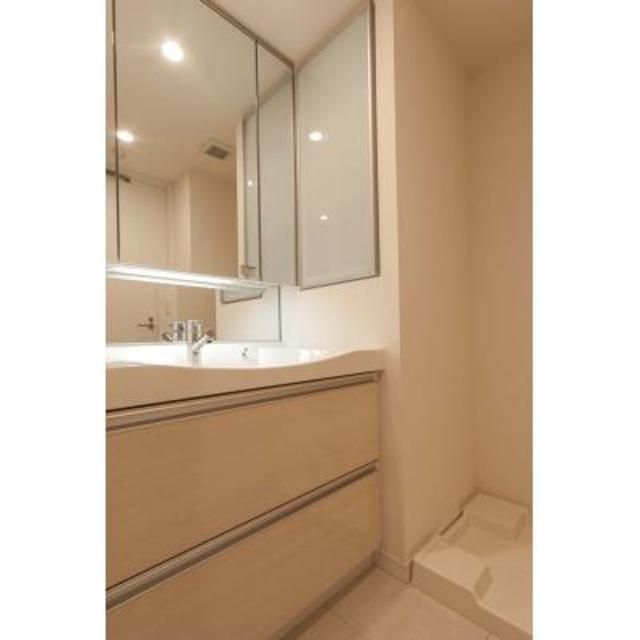 洗面設備　写真は同タイプ住居です。