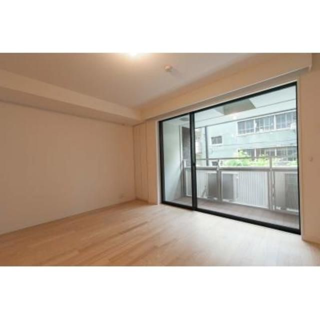 居室・リビング　写真は同タイプ住居です。