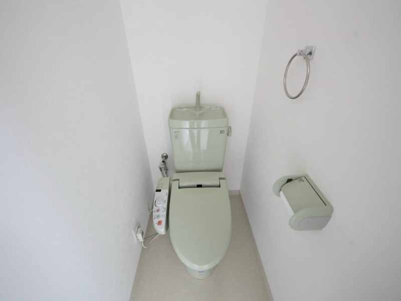 トイレ　温水洗浄便座付トイレ
