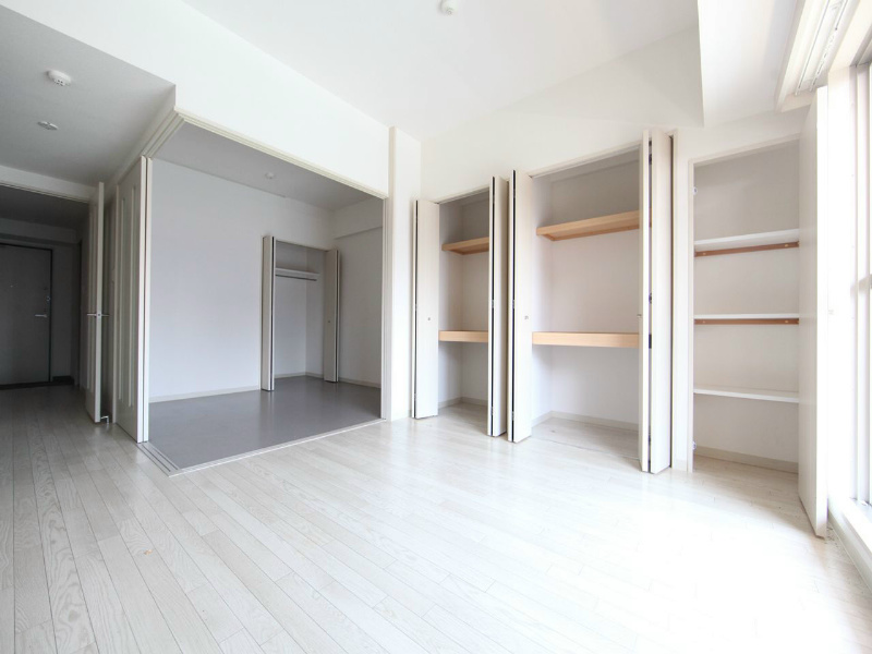 居室・リビング　ＬＤＫ10.2帖　洋室5帖　繋げて使用が可能です