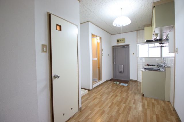 居室・リビング　別号室参考写真の為現状優先となります