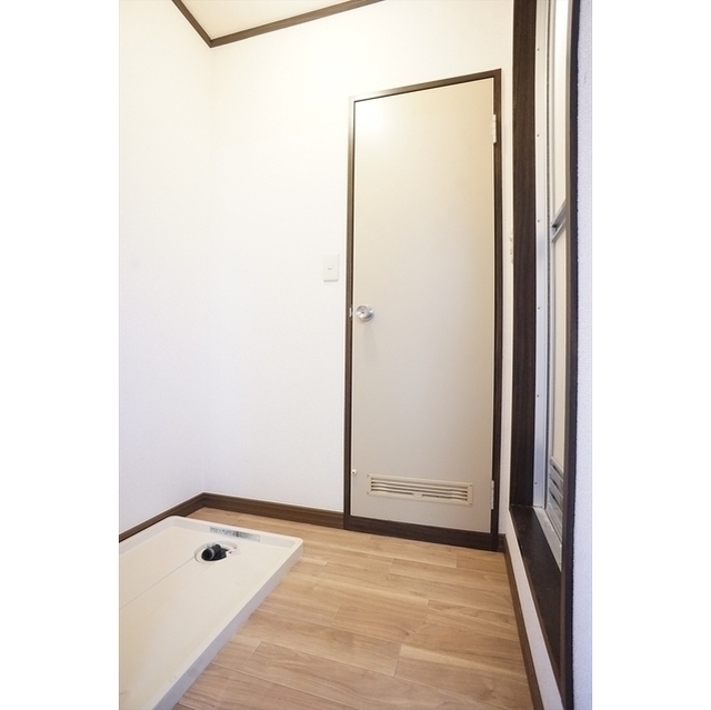 その他　洗濯機置場は室内です