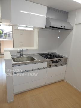 キッチン　システムキッチン３口ガスコンロ