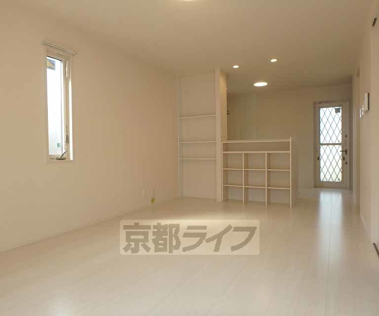 居室・リビング　広々したリビングが特徴です。