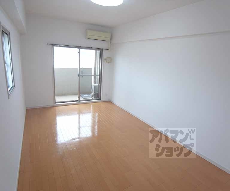 居室・リビング　ベランダに面しており、明るいお部屋です。