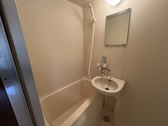 バス・シャワールーム　※別号室の写真です