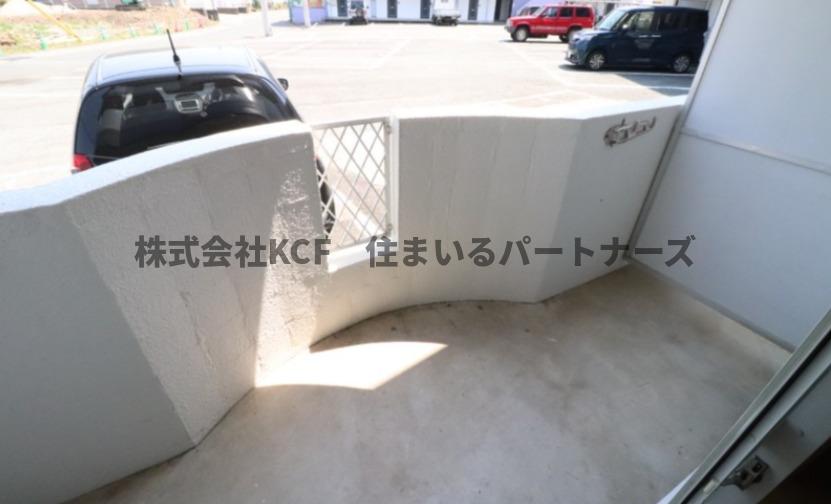 バルコニー　バルコニーからの眺めを楽しみながら食事をしませんか