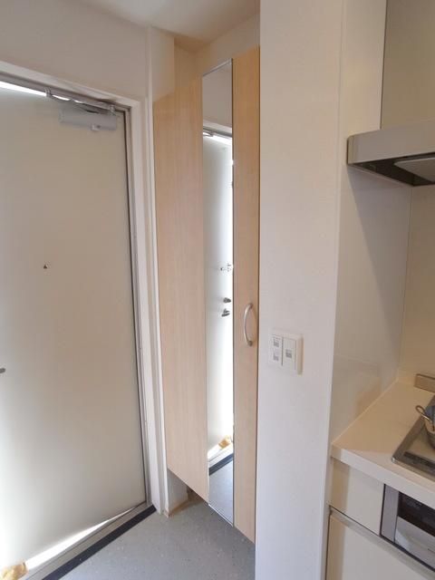 玄関　♪玄関にはシューズクローク有り☆