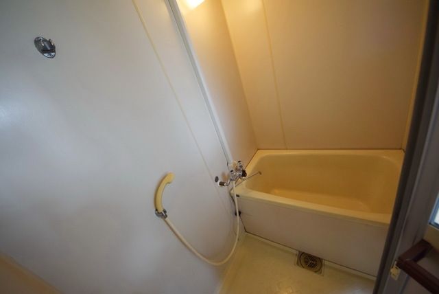 バス・シャワールーム　バストイレ別です