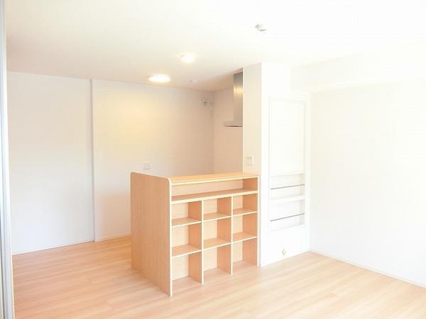 居室・リビング　人気のカウンターキッチン！