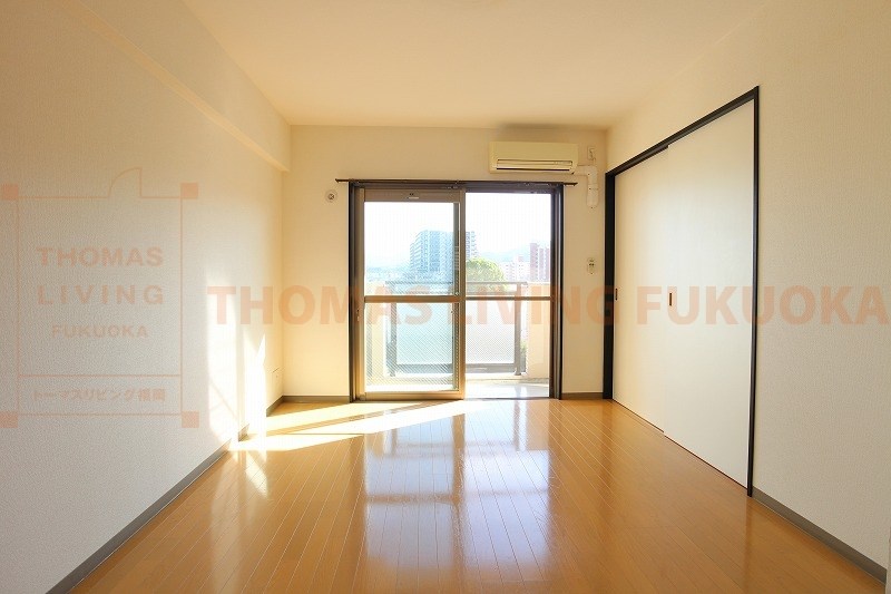 居室・リビング　リビング　※別号室参考写真