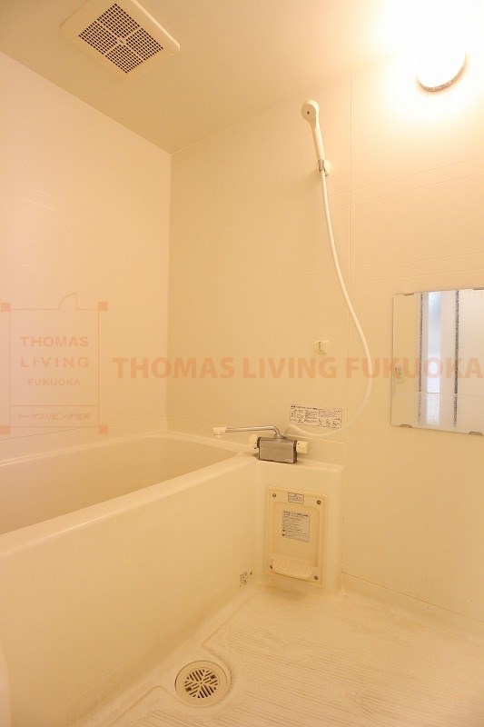 バス・シャワールーム　浴室　※別号室参考写真