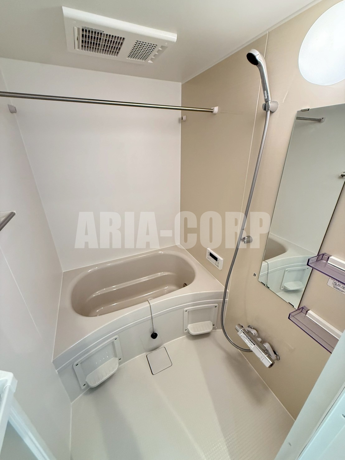 バス・シャワールーム　同仕様：追焚き・浴室乾燥機付♪お洒落なバスルームです◎