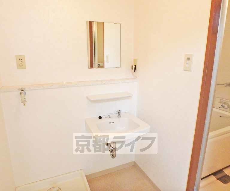 洗面設備　朝の支度はこちらでどうぞ