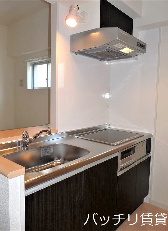 キッチン　別号室タイプの為、現状を優先致します。