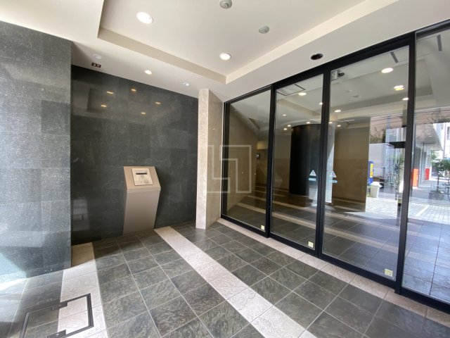 エントランス　ルクレ難波　エントランス