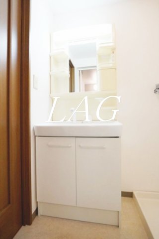 洗面設備　独立洗面台です。