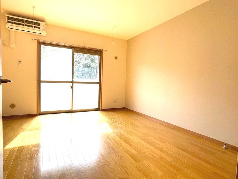 居室・リビング　★京王堀之内駅まで自転車で約１３分★