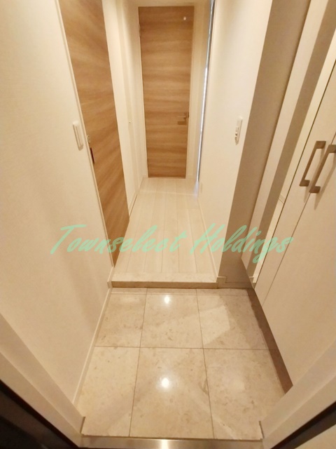 玄関　収納もある玄関です