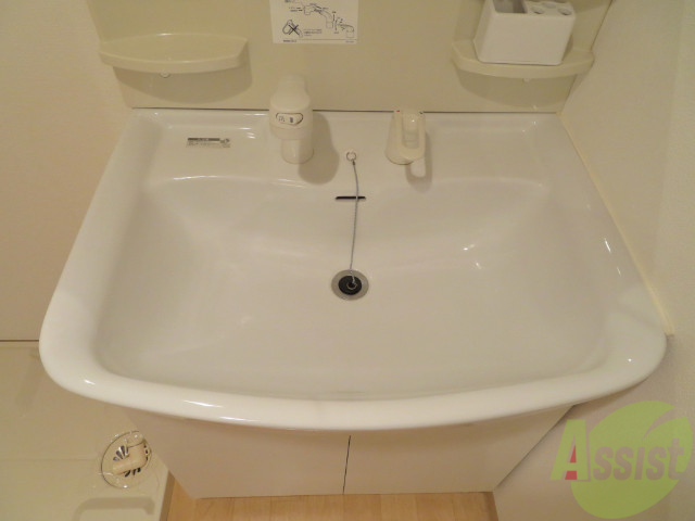 洗面設備　洗面台。身支度にはかかせないですよね～。