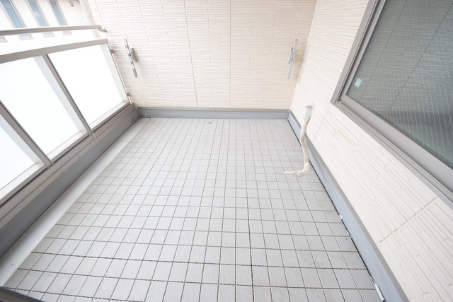 バルコニー　広いバルコニー