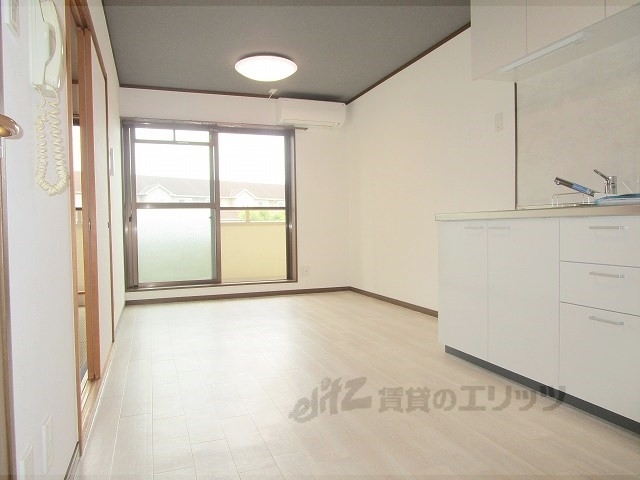 居室・リビング　リビング