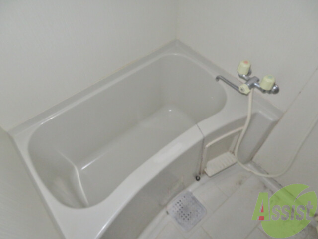 バス・シャワールーム　バスルームはこちらです。一日の疲れをここで癒して下さい。