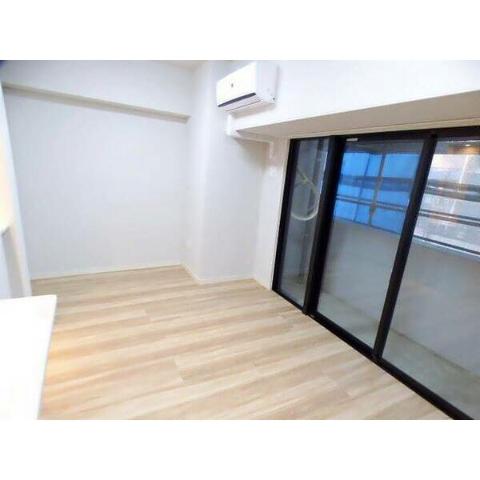 居室・リビング　室内