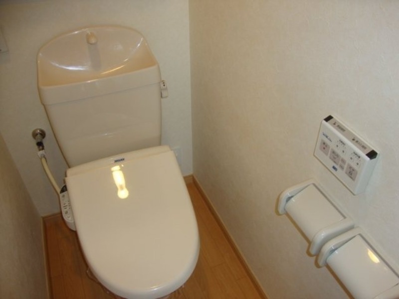 トイレ　図面と現状に相違がある場合には現状を優先