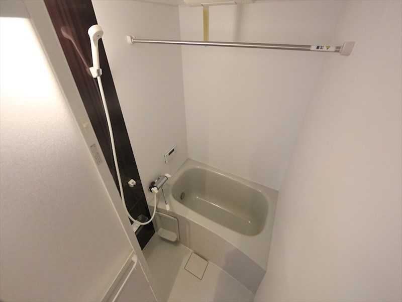 バス・シャワールーム　浴室暖房乾燥機付　追い焚き・オートバス機能付お風呂