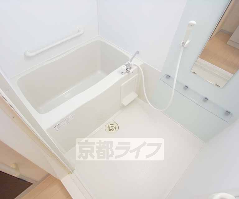 バス・シャワールーム　バスルームです。