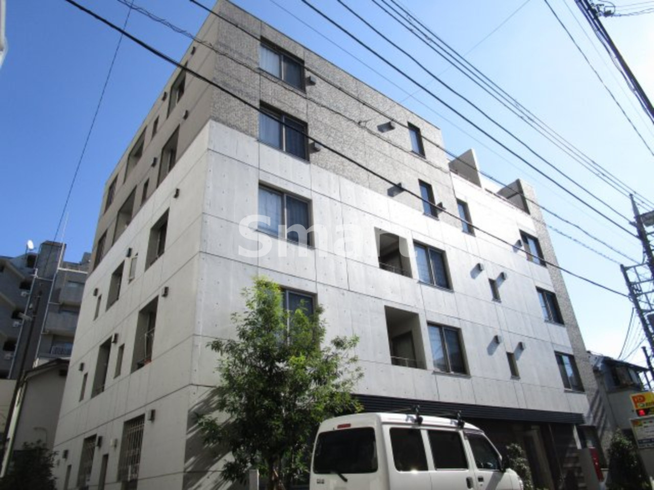 建物外観　鉄筋コンクリート(RC)構造の5階建てです☆