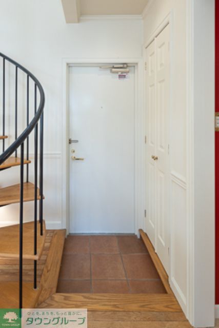 玄関　※写真は同タイプ住戸です。