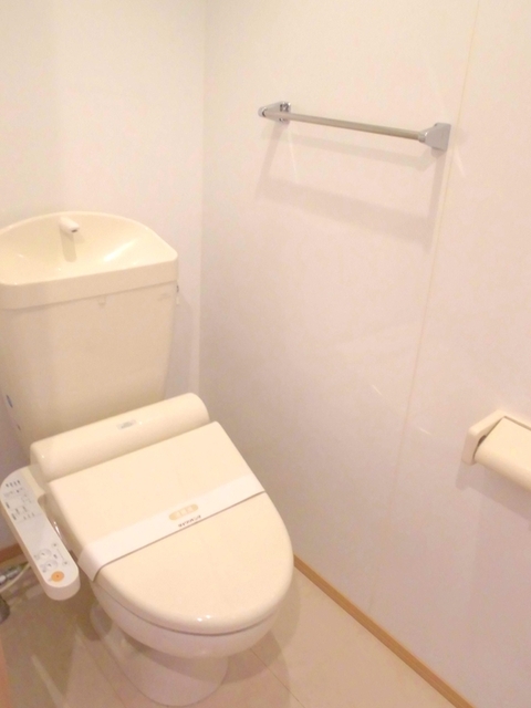 トイレ　温水洗浄暖房便座