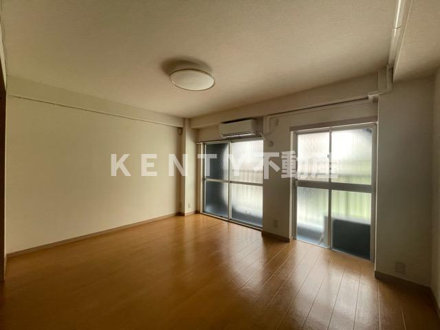 居室・リビング　居間です