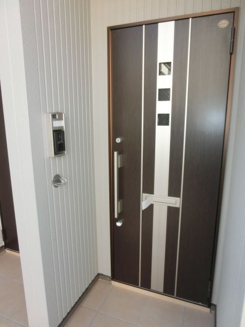 セキュリティ　来訪者のわかるもモニターホン付きです