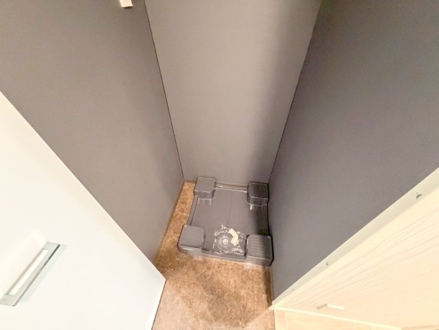 その他設備　嬉しい室内洗濯機置場。これで洗濯機も長持ちしますね。