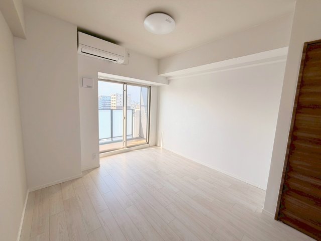 居室・リビング　明るく広々としたリビングです。