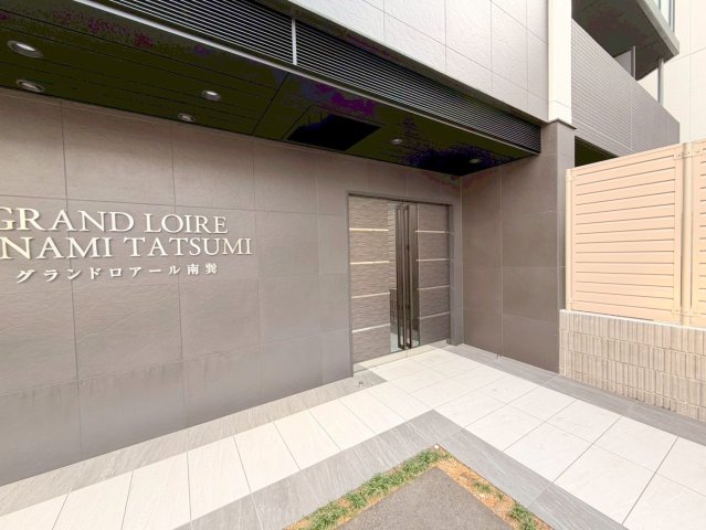 エントランス　綺麗なエントランスです。