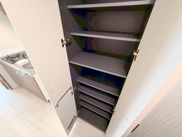 収納　大きいシューズボックスは靴がいっぱい入れれますね。