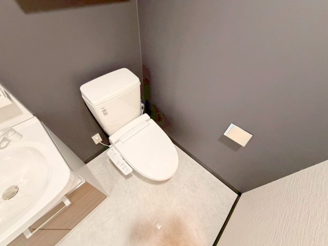 トイレ　綺麗なトイレにはウォシュレット標準装備です。