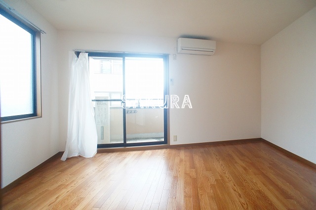 居室・リビング　使いやすい形の為、レイアウトを楽しめます♪